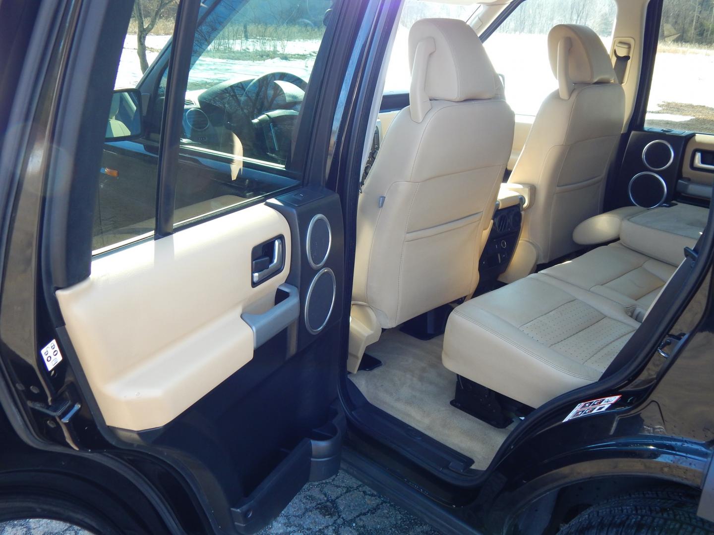 2008 Black /Tan Leather Land Rover LR3 SE (SALAE25488A) with an 4.4L V8 DOHC 32V engine, 6-Speed Automatic Overdrive transmission, located at 6528 Lower York Road, New Hope, PA, 18938, (215) 862-9555, 40.358707, -74.977882 - Photo#10